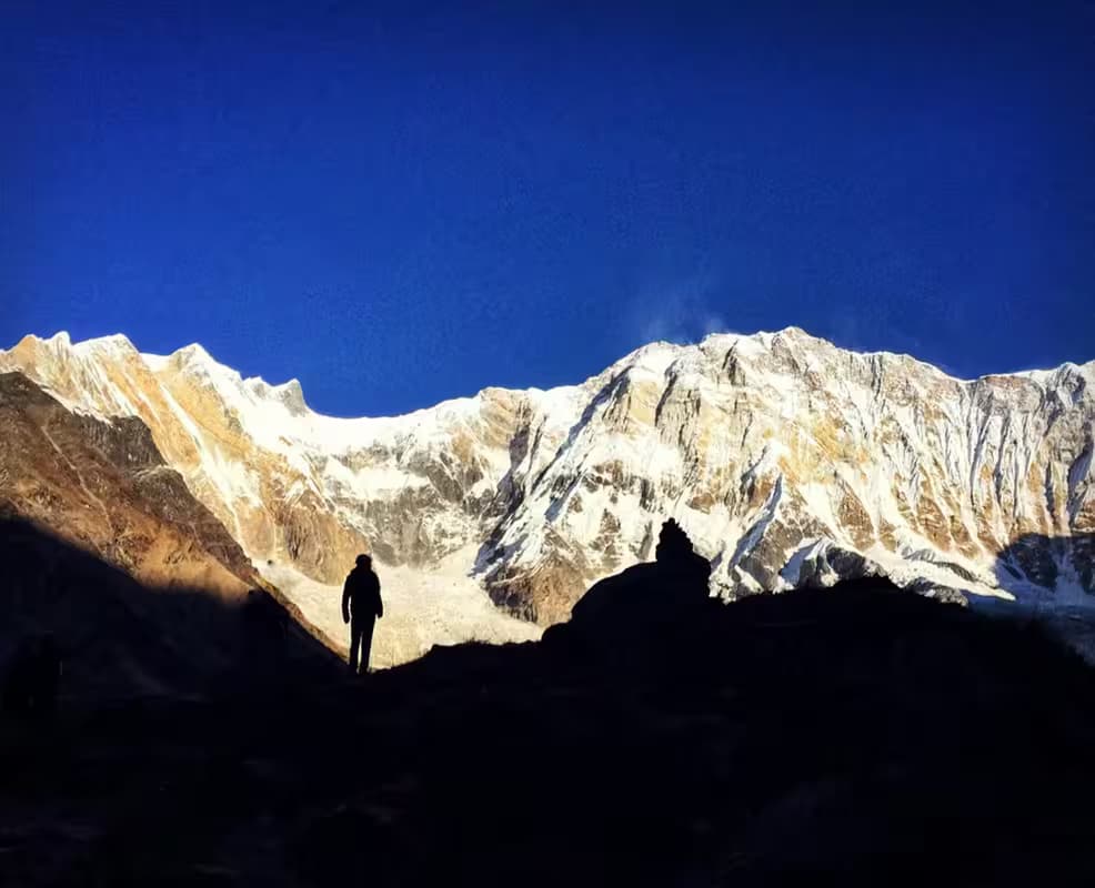 Annapurna Basecamp silhouette	