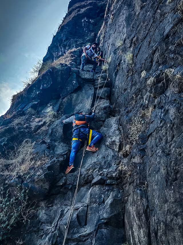 rock climbing in nepal